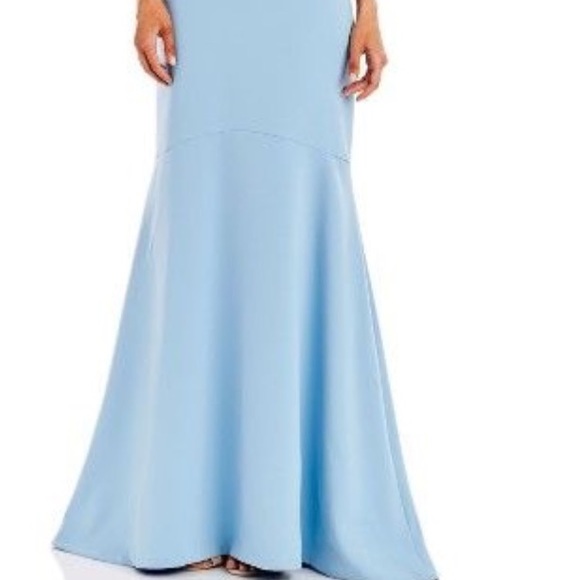 Nicole Miller Mew York Cold Shoulder Mermaid Gown - Picture 3 of 6